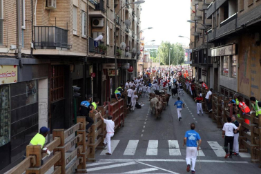 Fotos del encierro y la gigantada del quinto día de las fiestas de Tudela 2018, 28 de julio.