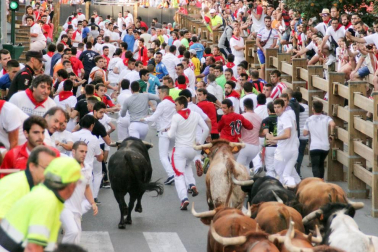 Fotos del encierro y la gigantada del quinto día de las fiestas de Tudela 2018, 28 de julio.