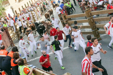 Fotos del encierro y la gigantada del quinto día de las fiestas de Tudela 2018, 28 de julio.
