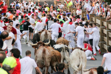 Fotos del encierro y la gigantada del quinto día de las fiestas de Tudela 2018, 28 de julio.