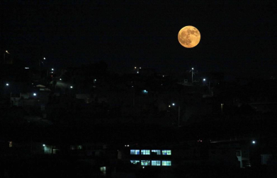 Fotos del eclipse lunar visto desde Navarra y otras partes del mundo (27 de julio de 2018)