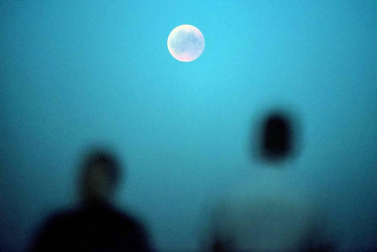 Fotos del eclipse lunar visto desde Navarra y otras partes del mundo (27 de julio de 2018)
