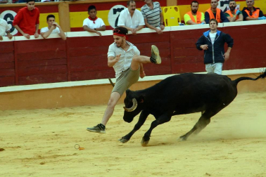 Las reses bravas dejan en la suelta de vaquillas del último día de fiestas de Tudela, 29 de julio, varios heridos.