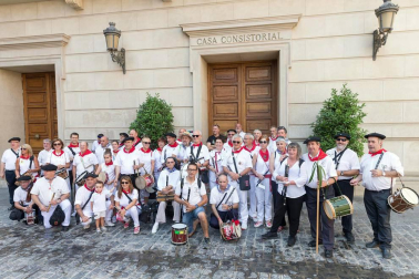 Fotos del encierro, pasacalles, homenaje al tudelano adoptivo, feria de alimentos artesanos y concurso de recortadores del sexto día de las fiestas de Tudela 2018, 29 de julio