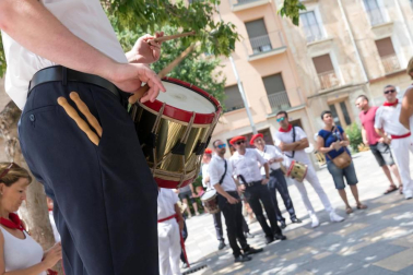 Fotos del encierro, pasacalles, homenaje al tudelano adoptivo, feria de alimentos artesanos y concurso de recortadores del sexto día de las fiestas de Tudela 2018, 29 de julio