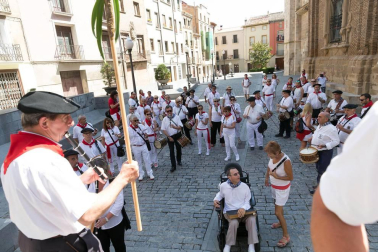 Fotos del encierro, pasacalles, homenaje al tudelano adoptivo, feria de alimentos artesanos y concurso de recortadores del sexto día de las fiestas de Tudela 2018, 29 de julio