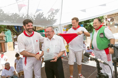 Fotos del encierro, pasacalles, homenaje al tudelano adoptivo, feria de alimentos artesanos y concurso de recortadores del sexto día de las fiestas de Tudela 2018, 29 de julio