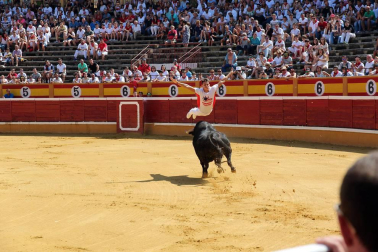 Fotos del encierro, pasacalles, homenaje al tudelano adoptivo, feria de alimentos artesanos y concurso de recortadores del sexto día de las fiestas de Tudela 2018, 29 de julio