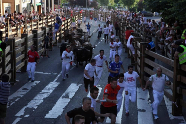 Fotos del encierro, pasacalles, homenaje al tudelano adoptivo, feria de alimentos artesanos y concurso de recortadores del sexto día de las fiestas de Tudela 2018, 29 de julio