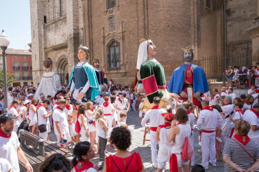 Fotos del encierro, despedida de gigantes, paellada popular y encierro infantil del último día de las fiestas de Tudela 2018, 29 de julio.