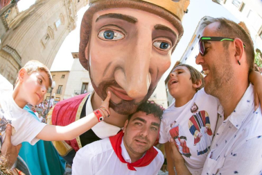 Fotos del encierro, despedida de gigantes, paellada popular y encierro infantil del último día de las fiestas de Tudela 2018, 29 de julio.