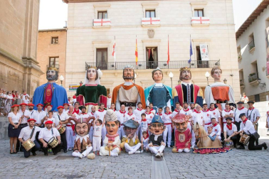 Fotos del encierro, despedida de gigantes, paellada popular y encierro infantil del último día de las fiestas de Tudela 2018, 29 de julio.