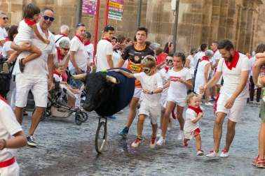 Fotos del encierro, despedida de gigantes, paellada popular y encierro infantil del último día de las fiestas de Tudela 2018, 29 de julio.