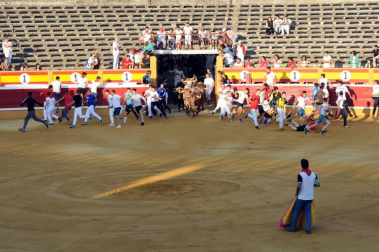 Fotos del encierro, despedida de gigantes, paellada popular y encierro infantil del último día de las fiestas de Tudela 2018, 29 de julio.