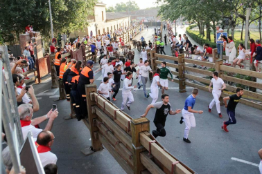 Fotos del encierro, despedida de gigantes, paellada popular y encierro infantil del último día de las fiestas de Tudela 2018, 29 de julio.
