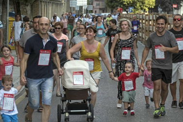 Cerca de 900 participantes se lanzaron a correr en la tradicional prueba organizada por Diario de Navarra, previa a las fiestas de la localidad.