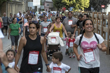 Cerca de 900 participantes se lanzaron a correr en la tradicional prueba organizada por Diario de Navarra, previa a las fiestas de la localidad.