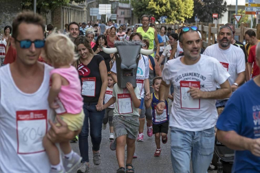 Cerca de 900 participantes se lanzaron a correr en la tradicional prueba organizada por Diario de Navarra, previa a las fiestas de la localidad.