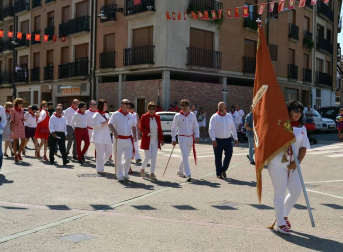 Almuerzo de jubilados, encierros y desfile en el Día Grande de las Fiestas de Lodosa