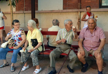 Almuerzo de jubilados, encierros y desfile en el Día Grande de las Fiestas de Lodosa