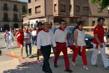 Almuerzo de jubilados, encierros y desfile en el Día Grande de las Fiestas de Lodosa