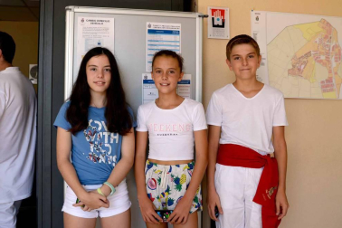 José Aristegui, María Isabel Amatriain, Miguel Ramírez y María Sagrario Vidaurreta lanzaron el cohete de Beriáin en nombre de los mayores de la localidad. Las fiestas durarán hasta el domingo