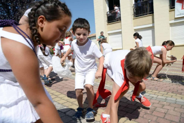 José Aristegui, María Isabel Amatriain, Miguel Ramírez y María Sagrario Vidaurreta lanzaron el cohete de Beriáin en nombre de los mayores de la localidad. Las fiestas durarán hasta el domingo
