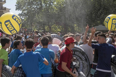 Estella ha arrancado este viernes, Viernes de Gigantes, sus fiestas patronales. Los actos festivos en la ciudad del Ega se prolongarán durante siete días.