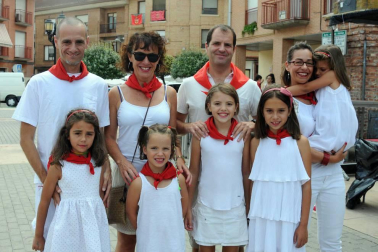 No dejan de sumarse festejos en Navarra desde el fin de los Sanfermines. El turno le llegó esta vez a la villa de San Adrián, que celebró sus fiestas patronales acompañado de la alegría y del buen ambiente. Los encierros, las degustaciones, la noche, las peñas, los fuegos artificiales, la plaza de toros, y pasar tiempo en familia o con amigos, son el atractivo de estos días. ¡Click! estuvo allí para recordarlo.