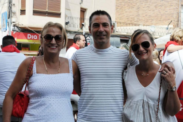 No dejan de sumarse festejos en Navarra desde el fin de los Sanfermines. El turno le llegó esta vez a la villa de San Adrián, que celebró sus fiestas patronales acompañado de la alegría y del buen ambiente. Los encierros, las degustaciones, la noche, las peñas, los fuegos artificiales, la plaza de toros, y pasar tiempo en familia o con amigos, son el atractivo de estos días. ¡Click! estuvo allí para recordarlo.