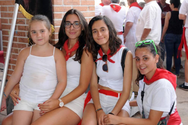 No dejan de sumarse festejos en Navarra desde el fin de los Sanfermines. El turno le llegó esta vez a la villa de San Adrián, que celebró sus fiestas patronales acompañado de la alegría y del buen ambiente. Los encierros, las degustaciones, la noche, las peñas, los fuegos artificiales, la plaza de toros, y pasar tiempo en familia o con amigos, son el atractivo de estos días. ¡Click! estuvo allí para recordarlo.