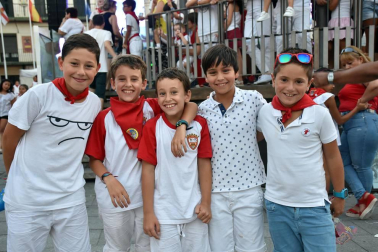 Para despedir el mes de julio, Tudela celebró del 24 al 30 sus fiestas en honor a Santa Ana. Este año, los tudelanos disfrutaron de su penúltimo día festivo con la alegría, el color y el buen ambiente de sus actos más emblemáticos. El quinto torico de fuego reunió a mayores y pequeños en la Plaza de los Fueros y ¡Click! no se lo quiso perder.