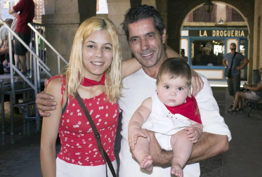 Como cada verano, Puente la Reina celebró sus fiestas patronales con motivo de la festividad de Santiago. Durante toda la semana pasada, la localidad las vivió intensamente al ritmo de la música, los festejos taurinos, los encierros, el baile y los distintos espectáculos para niños, jóvenes y mayores. ¡Click! acudió a uno de esos encuentros en la plaza de toros.
