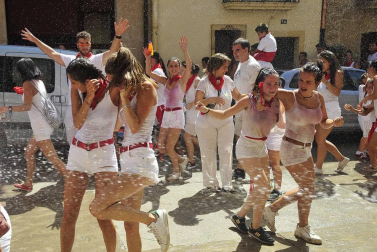 Fotos del cohete de las fiestas de Carcastillo 2018, 4 de agosto