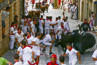 La Pañuelada de los chicos y la procesión han sido algunos de los actos principales de este domingo 5 de agosto, tercer día de fiestas de la ciudad del Ega