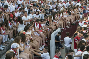 La Pañuelada de los chicos y la procesión han sido algunos de los actos principales de este domingo 5 de agosto, tercer día de fiestas de la ciudad del Ega