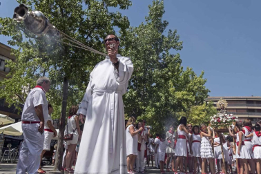 La Pañuelada de los chicos y la procesión han sido algunos de los actos principales de este domingo 5 de agosto, tercer día de fiestas de la ciudad del Ega