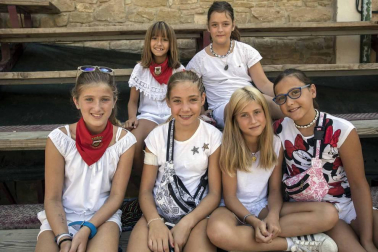 Carcastillo homenajeó este domingo a Mari Carmen Palacios por toda una vida dedicada al cuidado y mantenimiento de la parroquia local. El reconocimiento tuvo lugar en la iglesia de San Salvador, que acogió la misa del día grande de las fiestas.