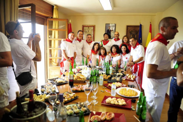 Imágenes de las fiestas de Funes del lanzamiento del cohete y homenajes del ayuntamiento