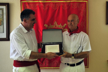 Imágenes de las fiestas de Funes del lanzamiento del cohete y homenajes del ayuntamiento