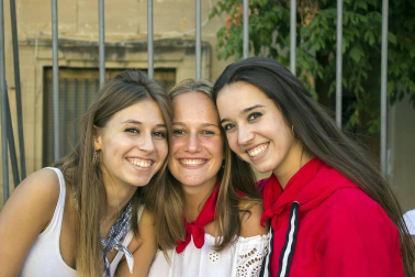 Como cada viernes previo al primer domingo de agosto, el cohete de Estella se prendió en la casa consistorial para dar comienzo a una semana de fiestas en honor de sus patronos San Andrés y la Virgen del Puy. La ciudad se convirtió en el epicentro de las fiestas 'navarricas' y sus calles se llenaron de festejos, música y diversión.