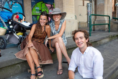 Los cuatro integrantes del grupo musical Last Infusion llegaron a Pamplona el pasado sábado para ofrecer un concierto en la Plaza de los Burgos como parte del ciclo de conciertos que Zentral está organizando durante los fines de semana de verano. En familia o con amigos, el público pamplonés se deleitó con la música soul de esta banda todavía emergente y disfrutó de una tarde de lo más animada.