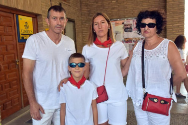 Arguedas se sumó el pasado sábado al ciclo festivo de la Ribera con el inicio de sus fiestas patronales en honor a San Esteban. El chupinazo hizo estallar la alegría y la emoción de sus vecinos que disfrutaron de una jornada repleta de música, actividades y buen ambiente. ¡Click! fue partícipe de ello.