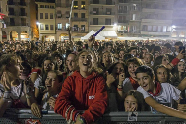 Estella finaliza sus fiestas patronales con el Día de la Abadejada, con los actos tradicionales de este día: la despedida de los gigantes y el XLVIII concurso de ajoarriero. Además, el grupo musical canario Efecto Pasillo protagonizó la 'fiesta joven' de la noche del miércoles.