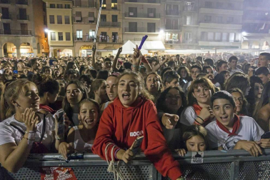 Estella finaliza sus fiestas patronales con el Día de la Abadejada, con los actos tradicionales de este día: la despedida de los gigantes y el XLVIII concurso de ajoarriero. Además, el grupo musical canario Efecto Pasillo protagonizó la 'fiesta joven' de la noche del miércoles.