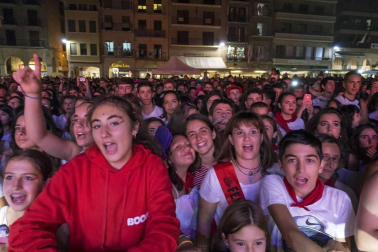 Estella finaliza sus fiestas patronales con el Día de la Abadejada, con los actos tradicionales de este día: la despedida de los gigantes y el XLVIII concurso de ajoarriero. Además, el grupo musical canario Efecto Pasillo protagonizó la 'fiesta joven' de la noche del miércoles.