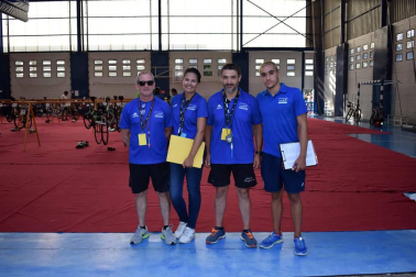 El pasado domingo se disputó la XXII Edición del Triatlón Olímpico del Club Natación Pamplona en el que tomaron parte 175 deportistas cuyo trabajo se vio dificultado aún más por el sofocante calor presente durante toda la mañana. La carrera se pudo disputar en dos distancias y hubo una prueba de relevos 'Élite' en la que los vencedores fueron Martín Iraizoz y Natalia Peñalba. En la prueba popular 'Satélite', Iratxe Barguilla y Ángel Hilario fueron los mejores.