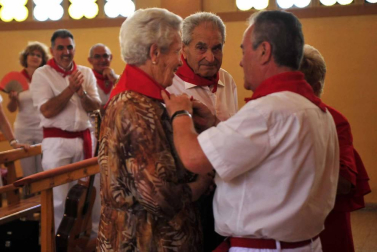 Misa, pasacalles con gigantes y comida por el Día del Jubilado en las fiestas de Funes