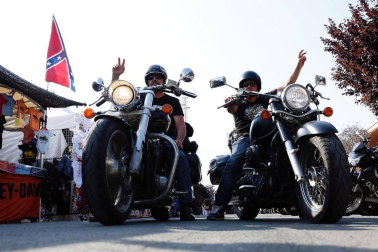 Más de 2.000 motos de España, Alemania y Francia acudieron este sábado a la apertura de la cita.