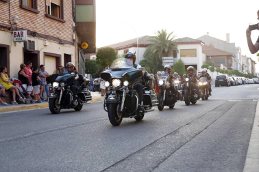 Más de 2.000 motos de España, Alemania y Francia acudieron este sábado a la apertura de la cita.